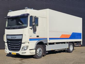 DAF XF 440 4x2 / LES / SCHOOL / TAIL LIFT / 4 SEATS